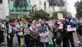 Giat SMA School of Universe di Bundaran Hotel Indonesia, Jajakan Varian Makanan dan Minumam Olahan Siswa Giat SMA School of Universe di Bundaran Hotel Indonesia, Jajakan Varian Makanan dan Minumam Olahan Siswa